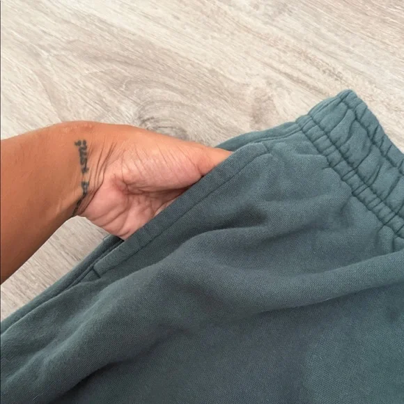 Nike Open Air Performance Men's Club Fleece Cuff Pants - Green - Picture 9 of 12